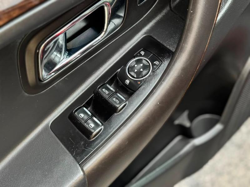 Ford Taurus Limited FWD 2016