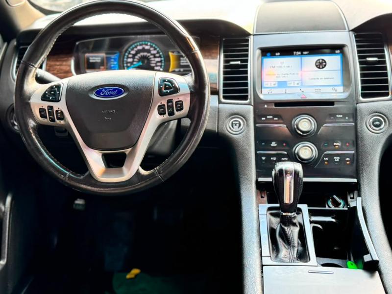 Ford Taurus Limited FWD 2016