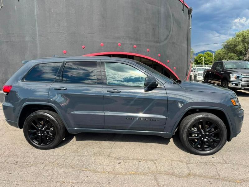 Jeep Grand Cherokee Laredo 4WD 2018