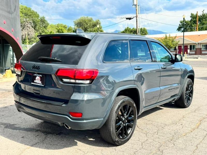 Jeep Grand Cherokee Laredo 4WD 2018