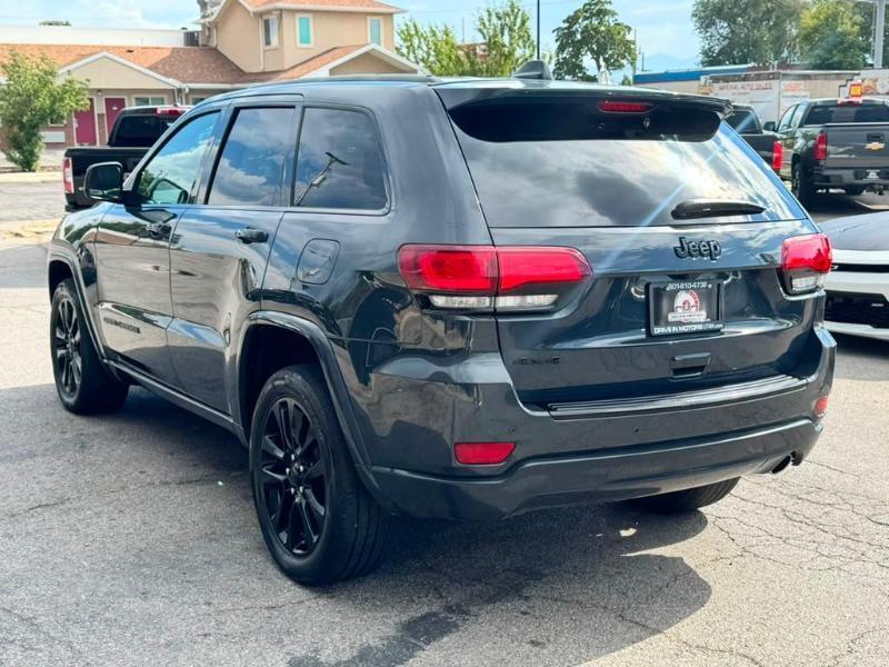 Jeep Grand Cherokee Laredo 4WD 2018