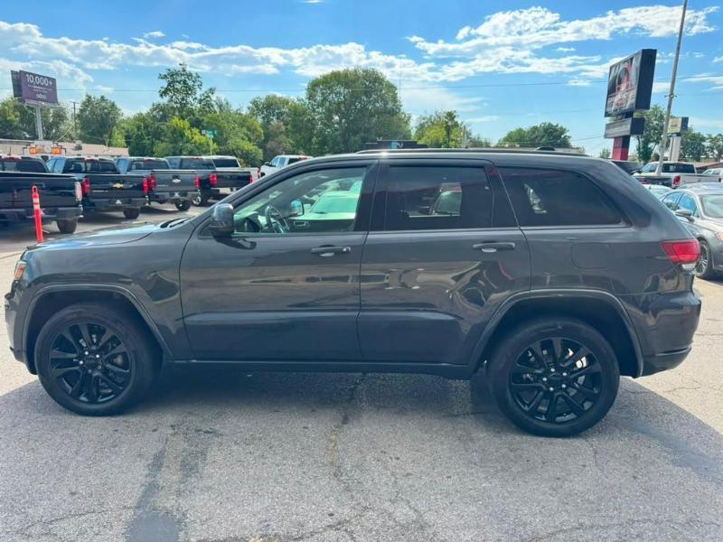 Jeep Grand Cherokee Laredo 4WD 2018