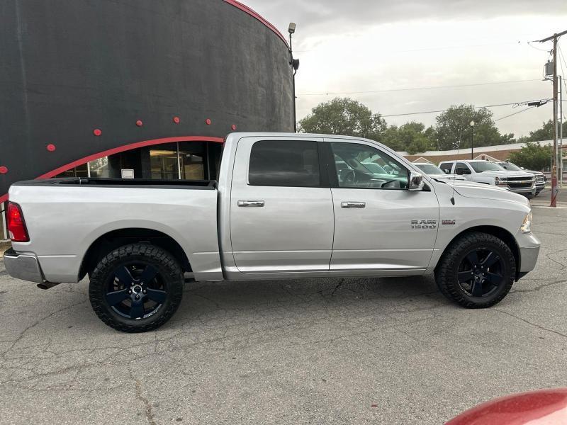 RAM 1500 SLT Crew Cab SWB 4WD 2017