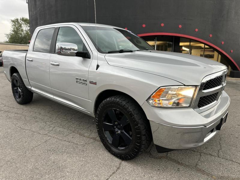 RAM 1500 SLT Crew Cab SWB 4WD 2017
