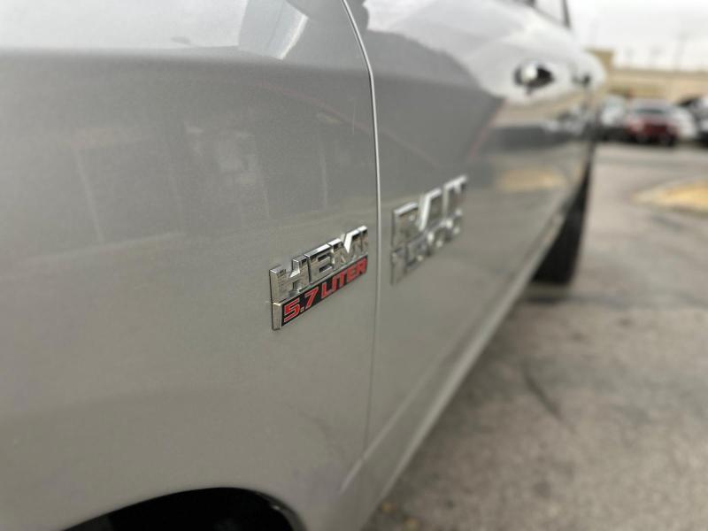 RAM 1500 SLT Crew Cab SWB 4WD 2017