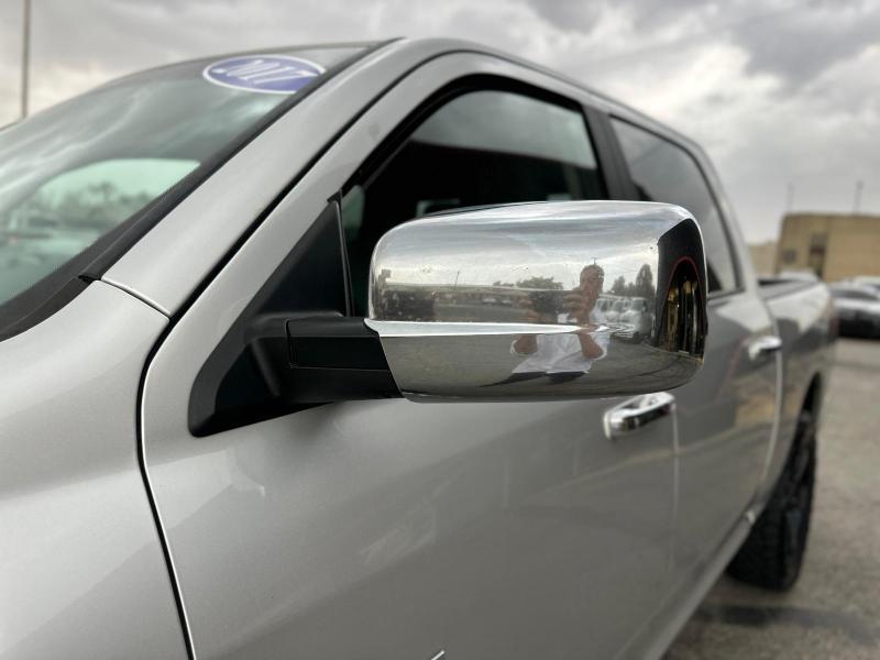 RAM 1500 SLT Crew Cab SWB 4WD 2017