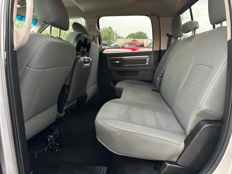 RAM 1500 SLT Crew Cab SWB 4WD 2017