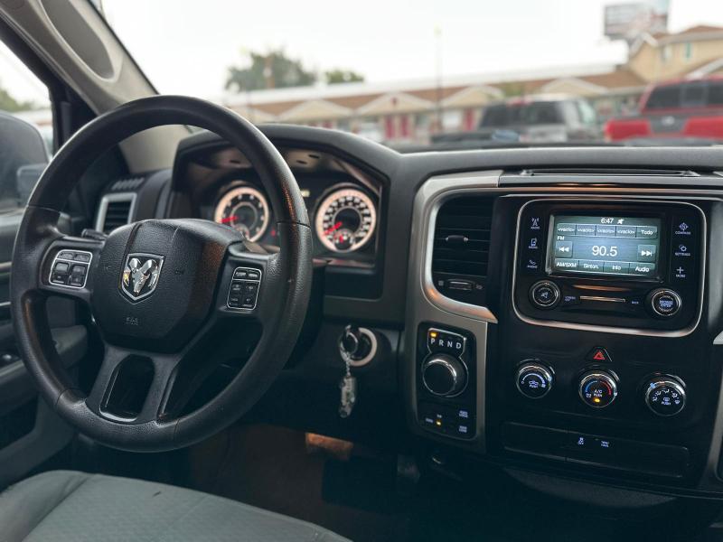 RAM 1500 SLT Crew Cab SWB 4WD 2017