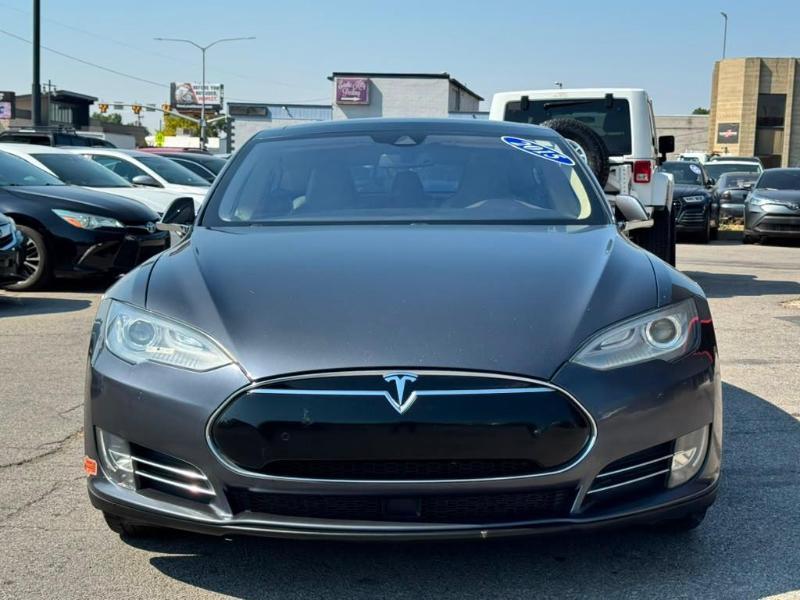 Tesla Model S 85D 2015