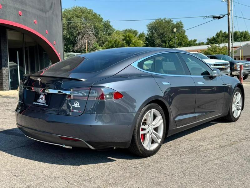 Tesla Model S 85D 2015