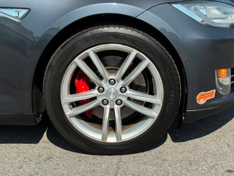 Tesla Model S 85D 2015