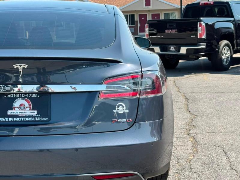 Tesla Model S 85D 2015