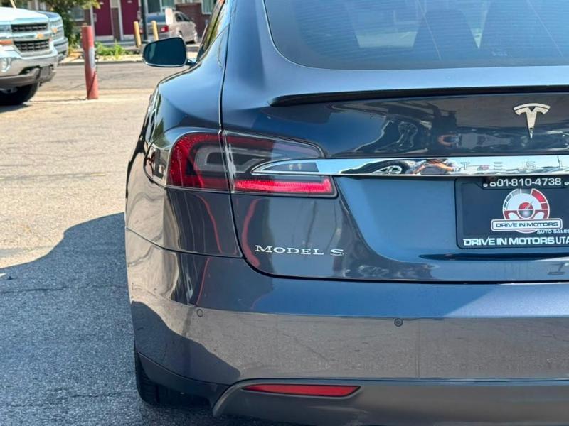 Tesla Model S 85D 2015