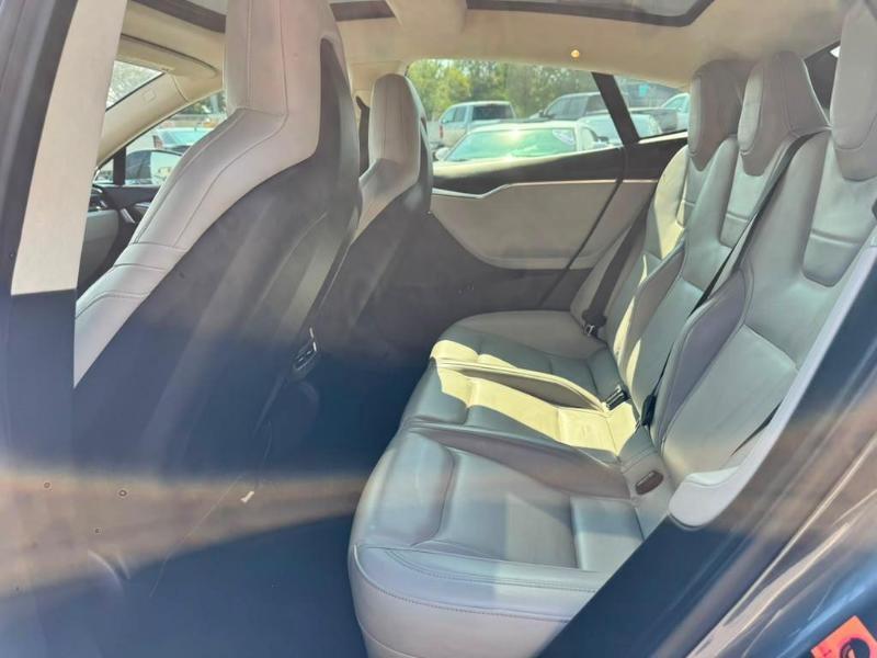 Tesla Model S 85D 2015