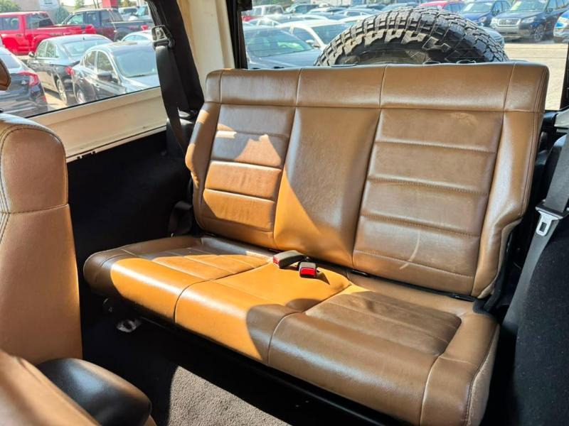 Jeep Wrangler Sahara 4WD 2012