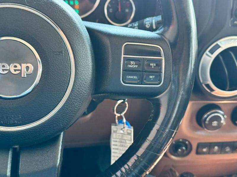 Jeep Wrangler Sahara 4WD 2012