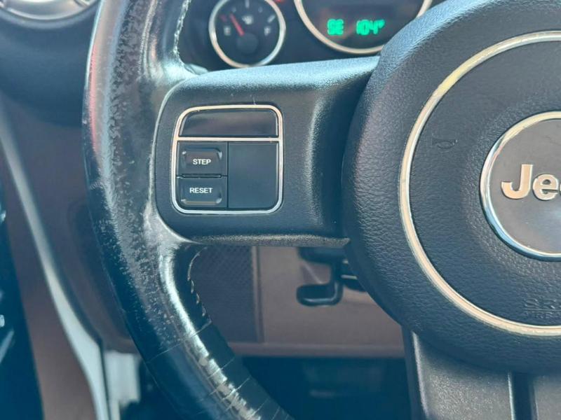 Jeep Wrangler Sahara 4WD 2012