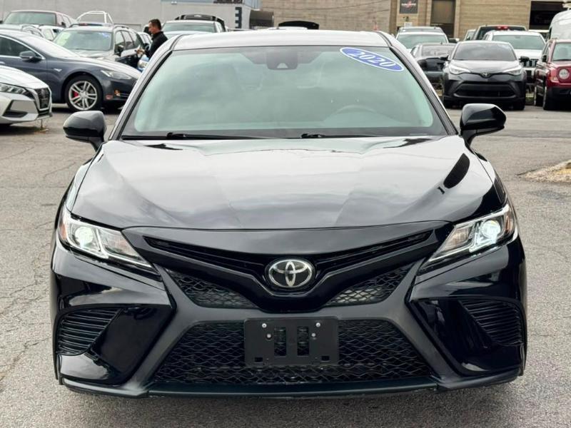 Toyota Camry SE 2020