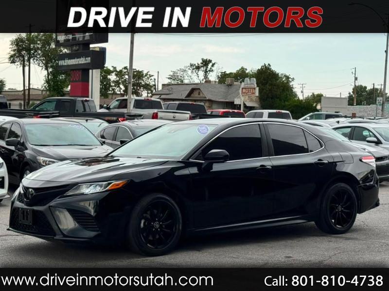 Toyota Camry SE 2020