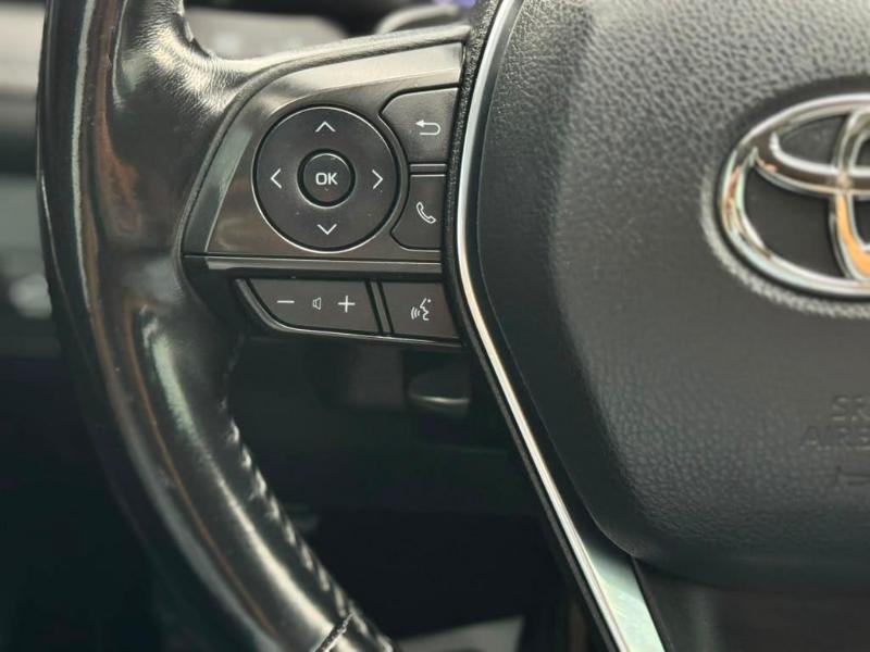 Toyota Camry SE 2020