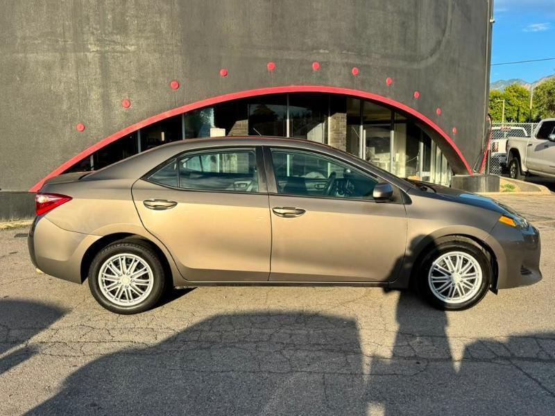 Toyota Corolla XLE CVT 2019