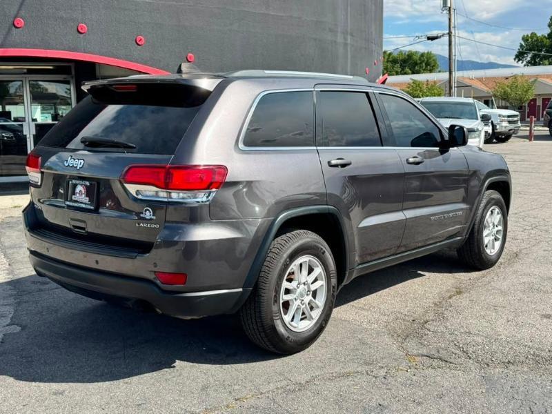 Jeep Grand Cherokee Laredo 4WD 2020