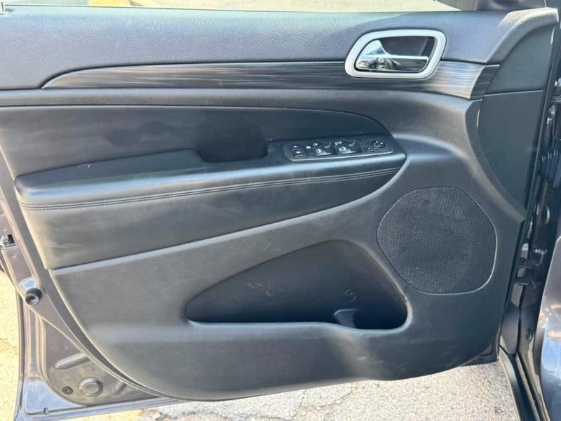 Jeep Grand Cherokee Laredo 4WD 2020