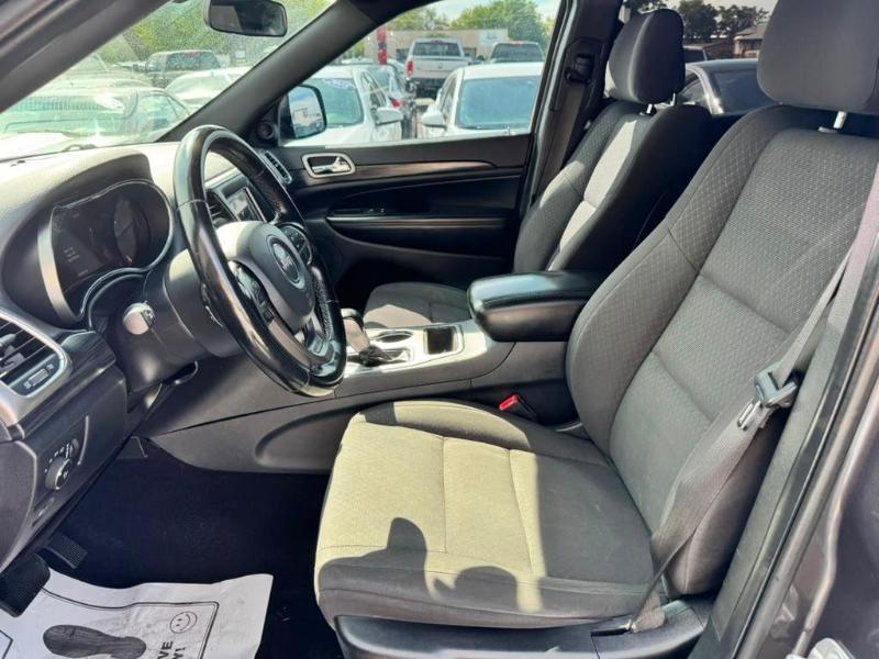 Jeep Grand Cherokee Laredo 4WD 2020