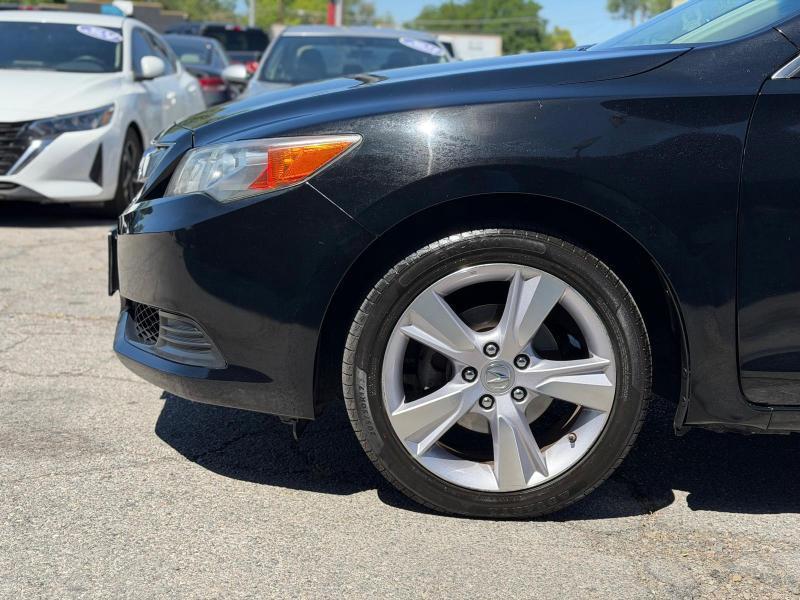 Acura ILX 5-Spd AT 2015