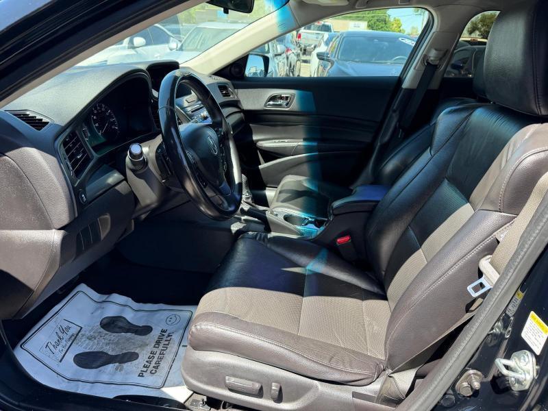 Acura ILX 5-Spd AT 2015