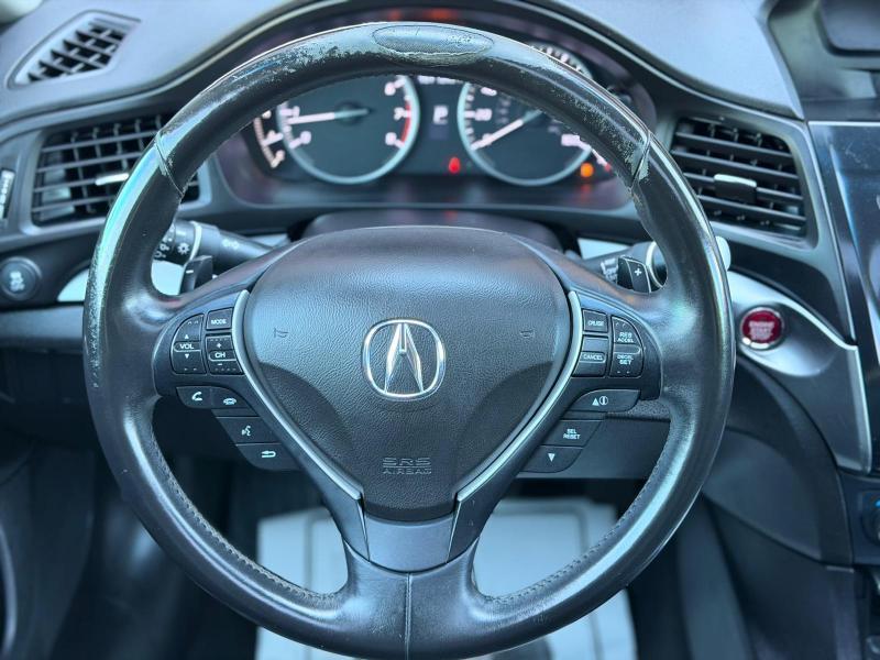 Acura ILX 5-Spd AT 2015