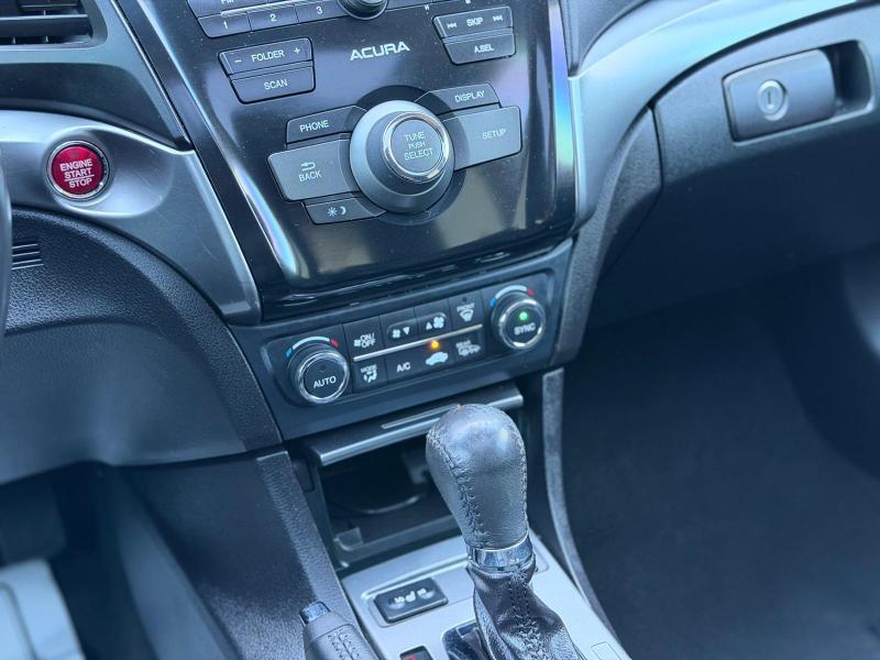 Acura ILX 5-Spd AT 2015