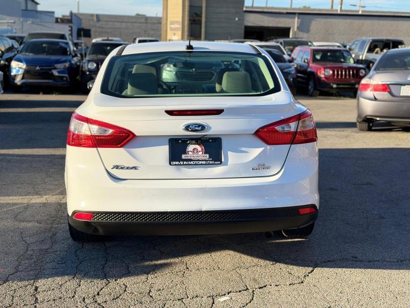Ford Focus SE Sedan 2014