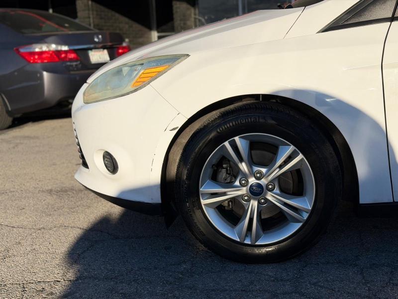 Ford Focus SE Sedan 2014