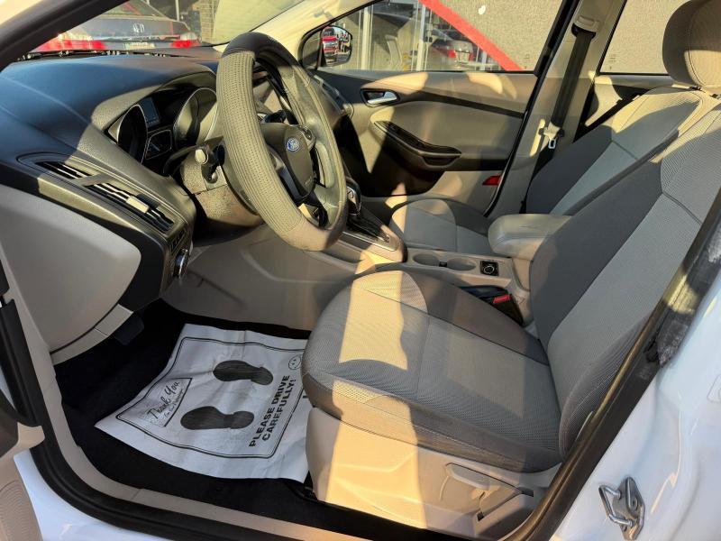 Ford Focus SE Sedan 2014