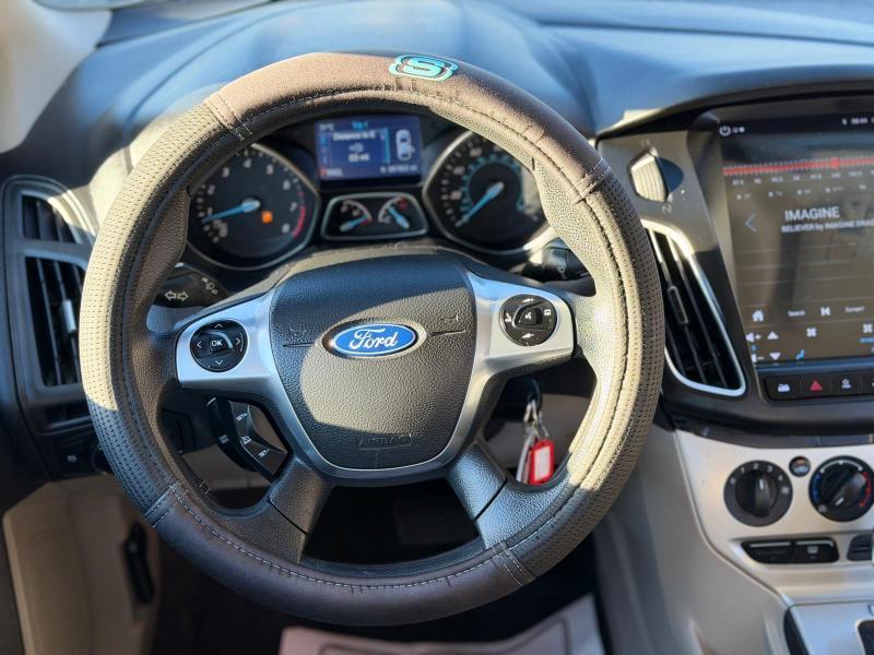 Ford Focus SE Sedan 2014