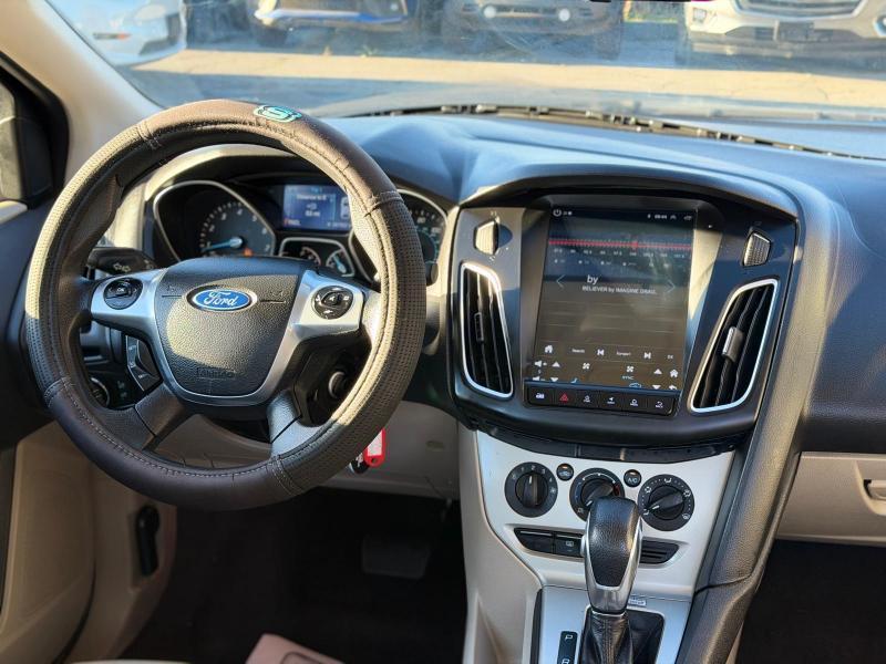 Ford Focus SE Sedan 2014