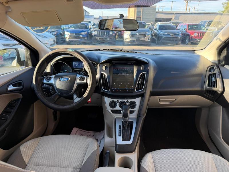 Ford Focus SE Sedan 2014