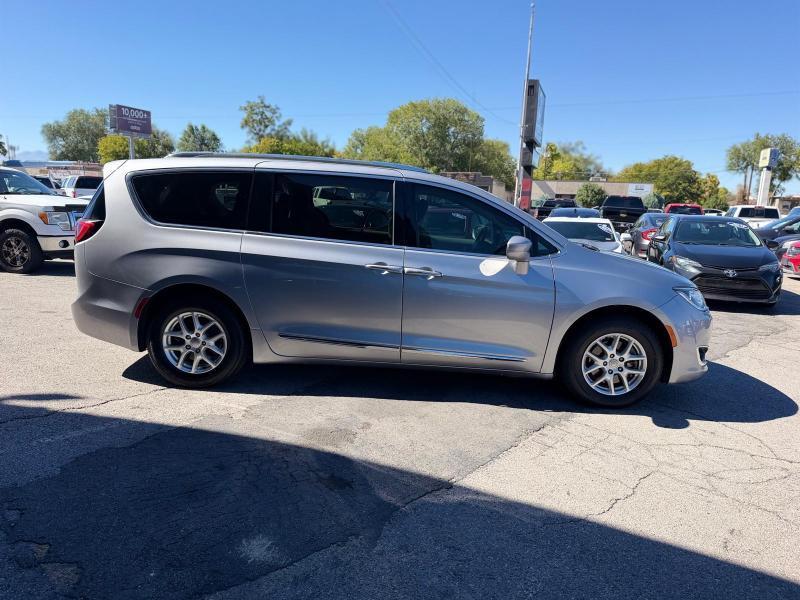 Chrysler Pacifica Touring-L 2020