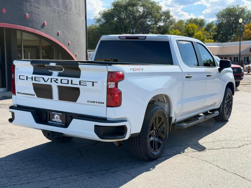 Chevrolet Silverado 1500 Custom Crew Cab 4WD 2023