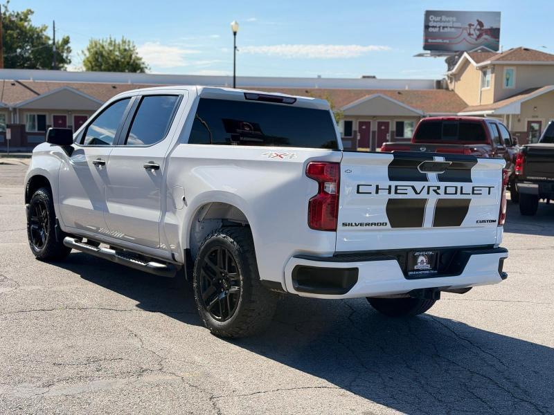 Chevrolet Silverado 1500 Custom Crew Cab 4WD 2023