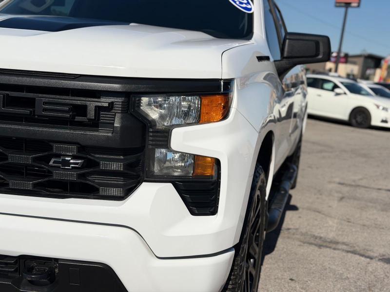 Chevrolet Silverado 1500 Custom Crew Cab 4WD 2023