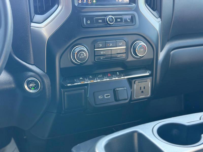 Chevrolet Silverado 1500 Custom Crew Cab 4WD 2023