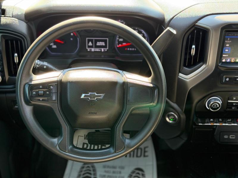 Chevrolet Silverado 1500 Custom Crew Cab 4WD 2023