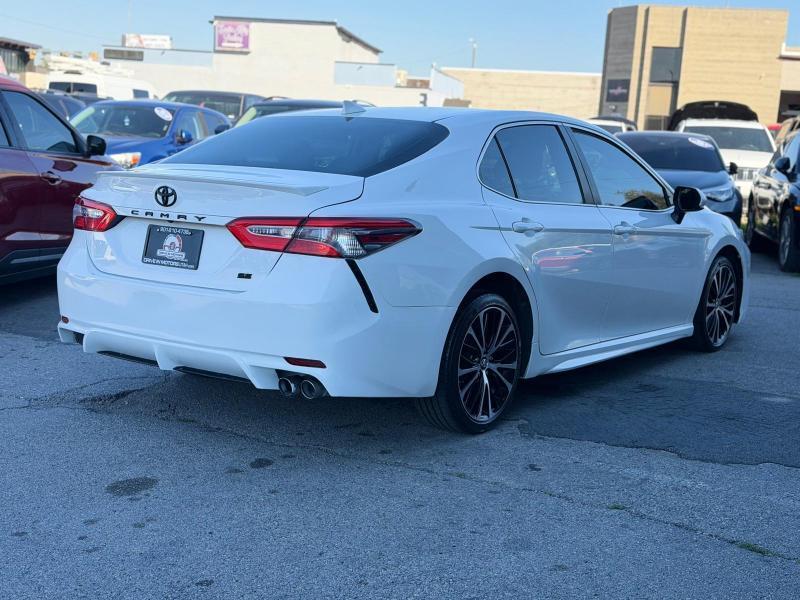 Toyota Camry XLE 2019