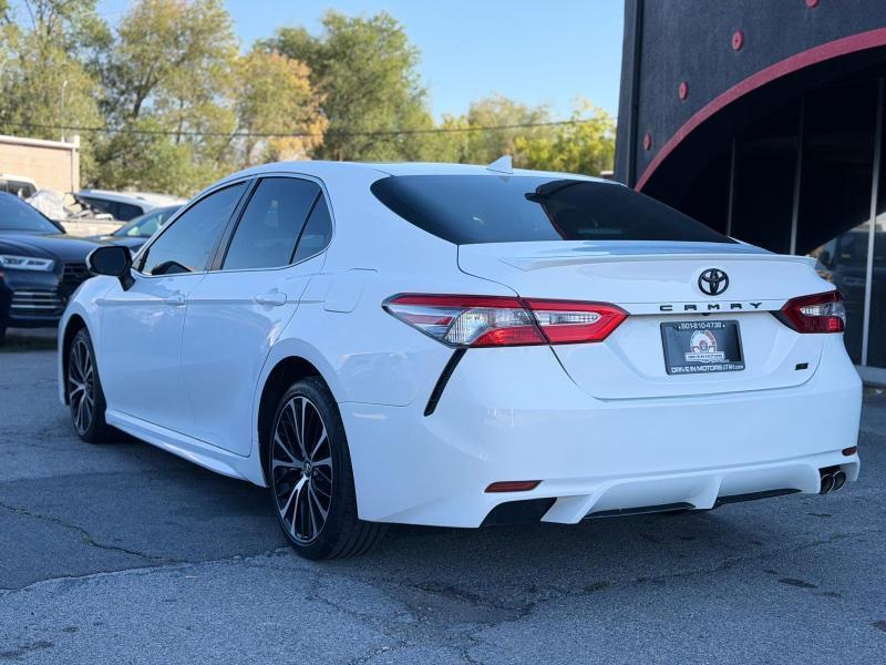 Toyota Camry XLE 2019
