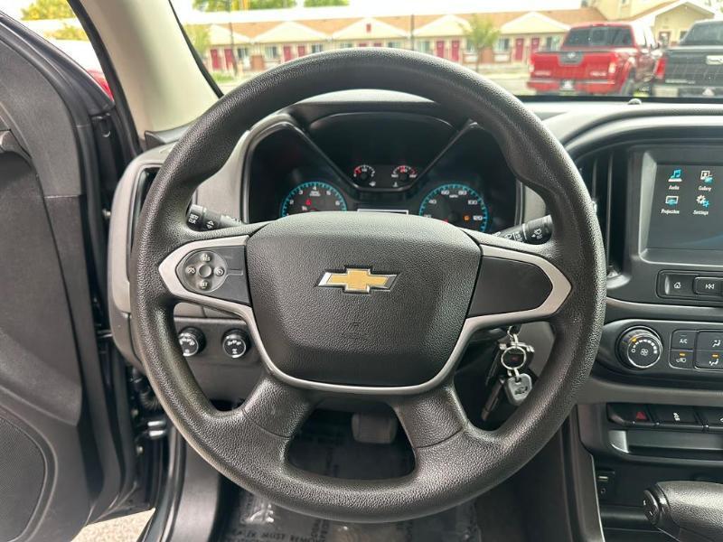 Chevrolet Colorado Work Truck Crew Cab 4WD Short Box 2017
