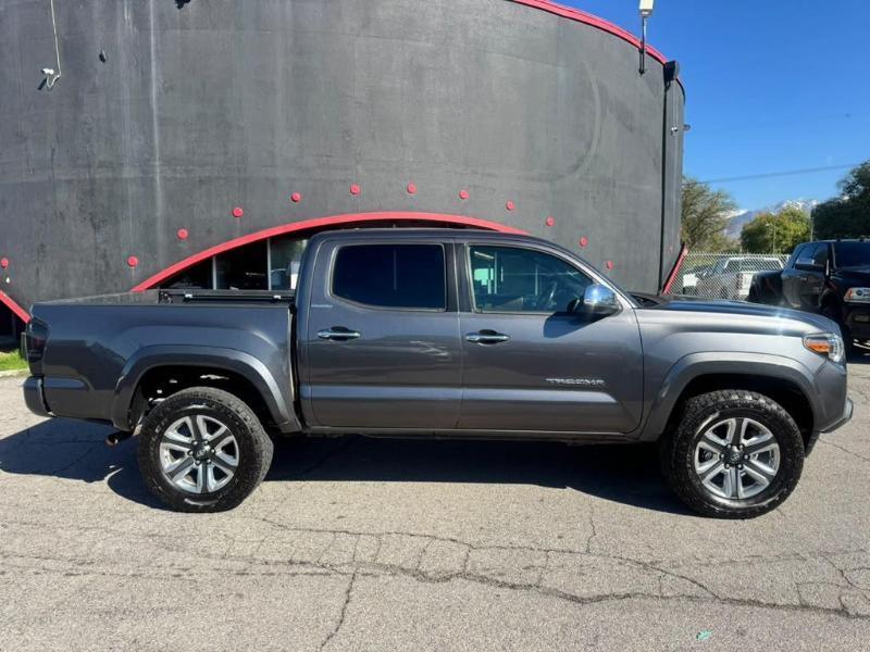 Toyota Tacoma Limited Double Cab V6 6AT 4WD 2017