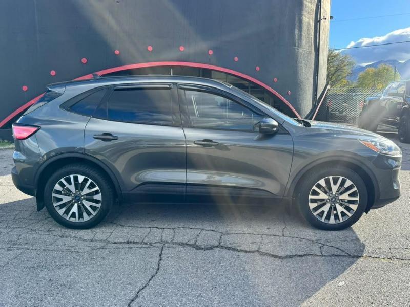 Ford Escape Titanium 4WD 2020