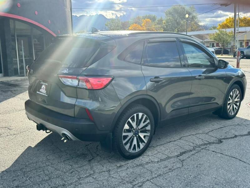 Ford Escape Titanium 4WD 2020